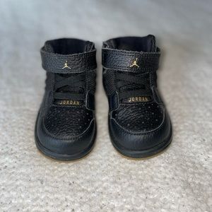 Nike Air Jordan All Black + Tan Soles // Toddlers - sz 5C